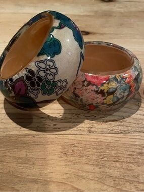 NWOT wooden botanical bangle bracelets (2) chunky boho floral